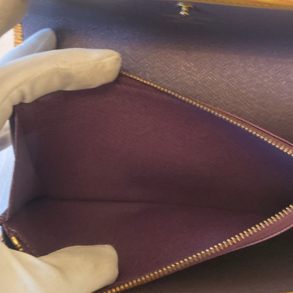 Louis Vuitton Sarah Wallet - Picture 9 of 10